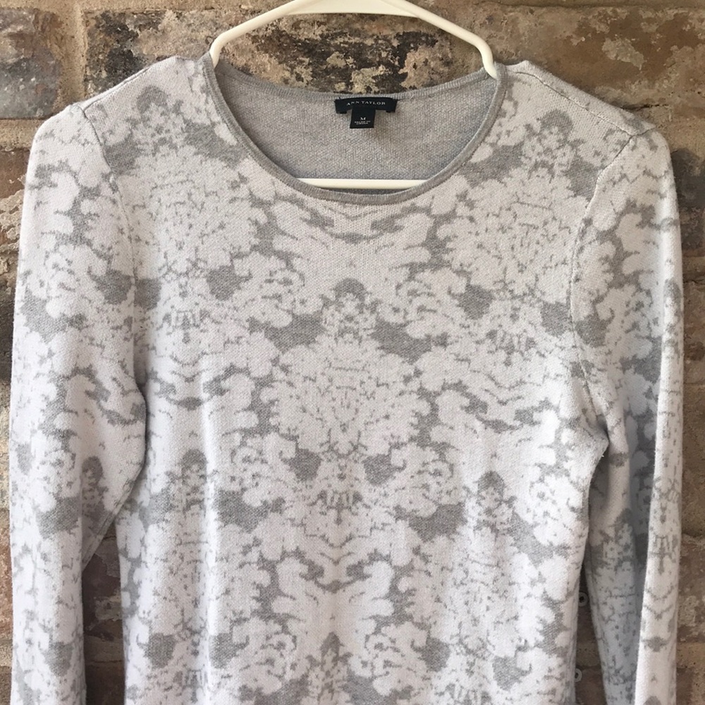 Ann Taylor gray and white long sleeve - Picture 2 of 7